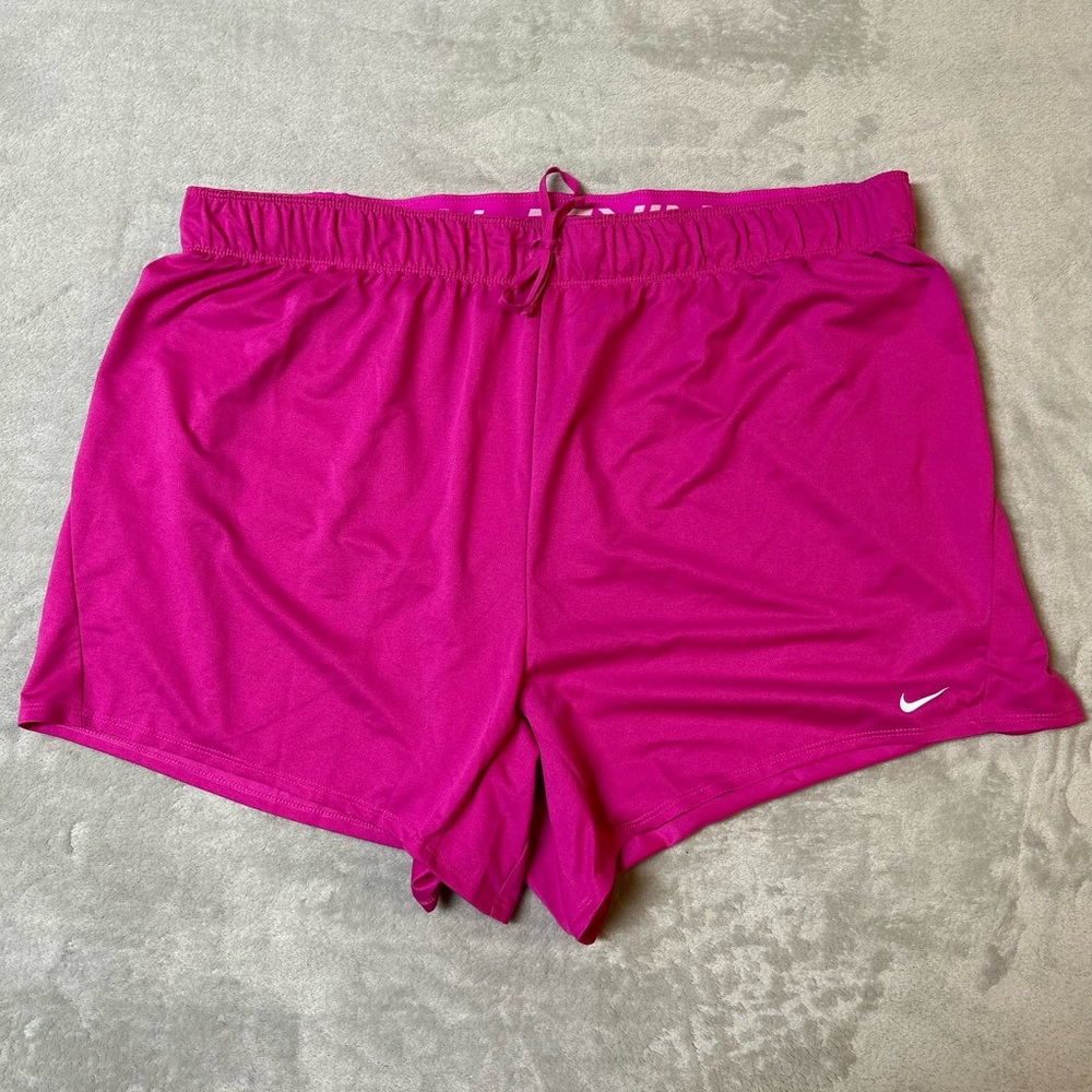 Nike Dri-Fit Attack Short Plus Hot Pink